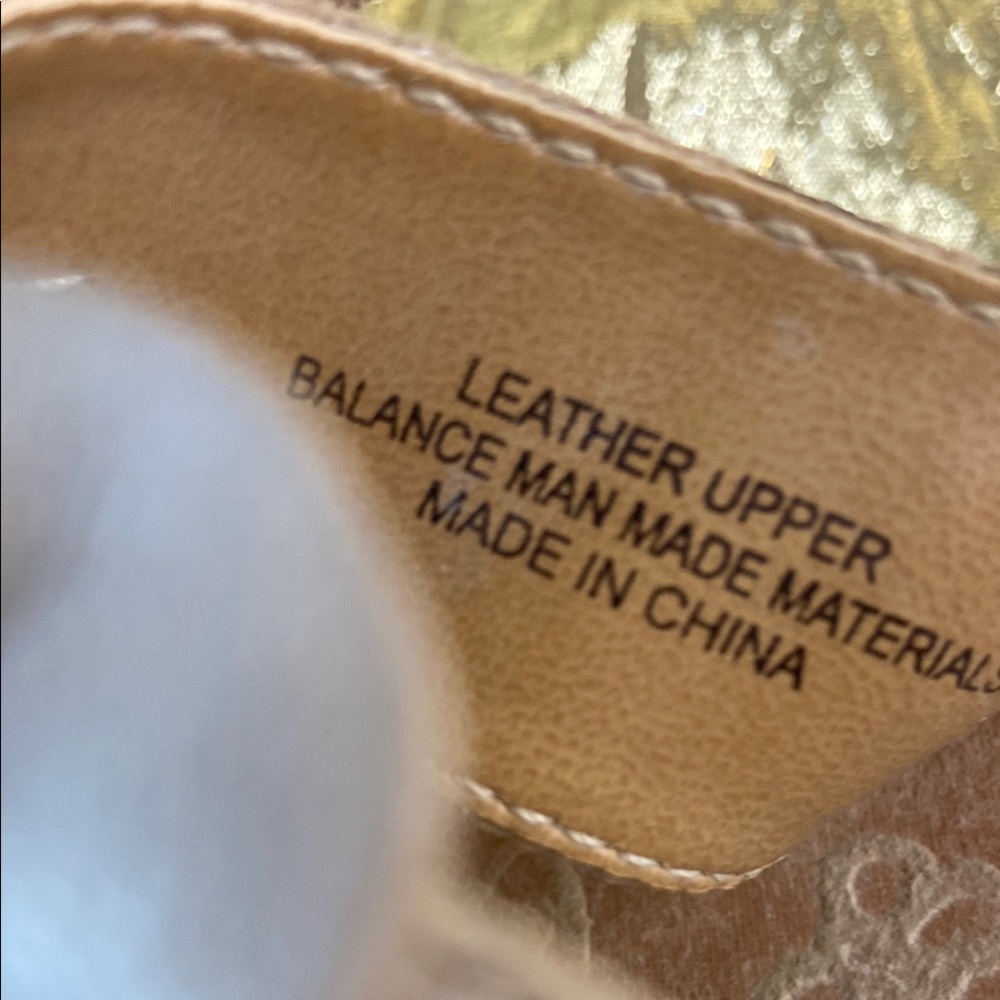 b.o.c. Women's Tan Floral Sandals - Picture 4 of 5